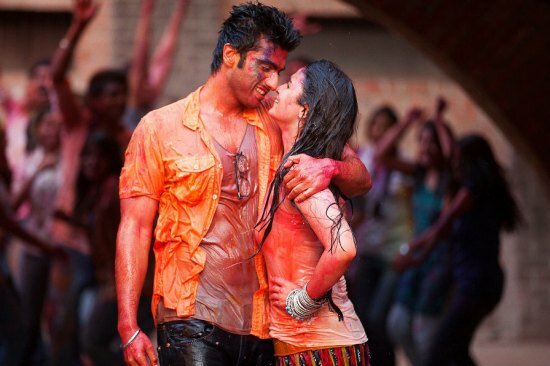 Pics: Alia Bhatt and Arjun Kapoor sizzle as a couple in Offo song from 2 States Alia Bhatt and Arjun Kapoor sizzle in Offo song